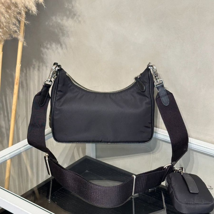 PRADA 經典三合一尼龍斜背包 - 黑銀-4