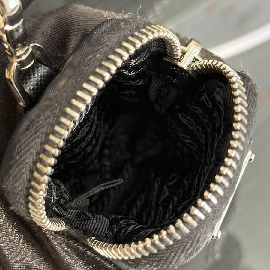 PRADA 經典三合一尼龍斜背包 - 黑銀-9