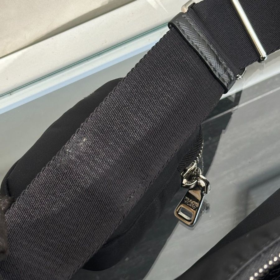 PRADA 經典三合一尼龍斜背包 - 黑銀-10