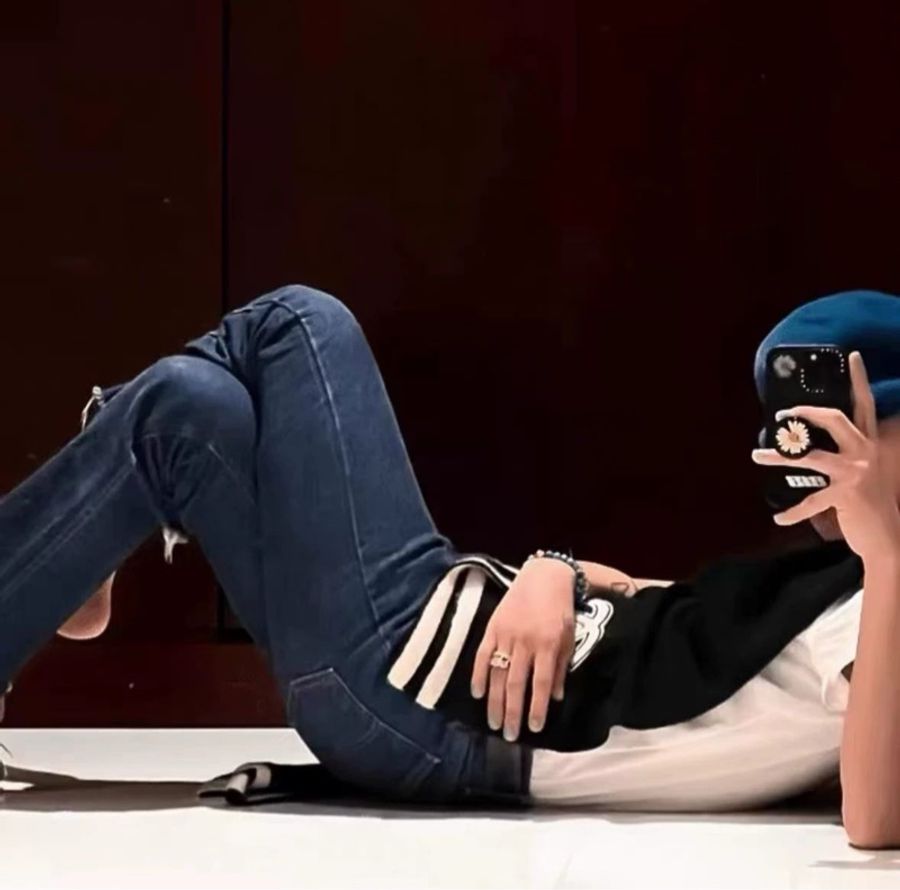 Chanel 权志龙同款黑白条纹cc山羊绒针织围巾-1