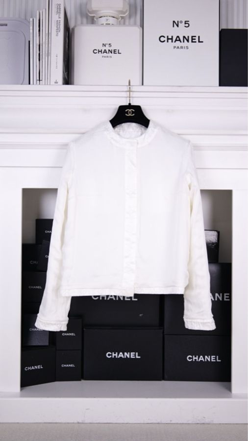 Chanel 25A杭州西湖秀款白色真丝浮雕cc四口袋圆领长袖衬衫外套上衣-7
