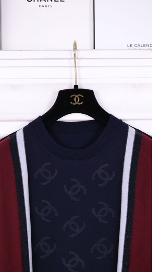 Chanel 23B酒红色拼深蓝色亮片cc针织短袖上衣外套-13