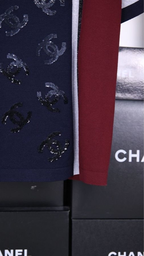 Chanel 23B酒红色拼深蓝色亮片cc针织短袖上衣外套-38
