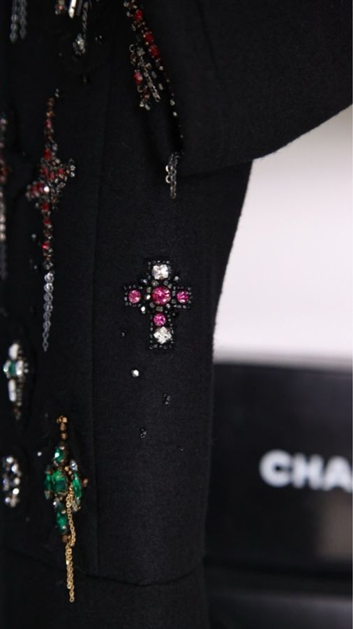 Chanel 08年高级手工坊系列秀款重工刺绣钉珠花花莱茵石大衣外套-23
