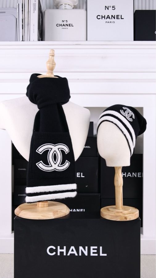 Chanel 权志龙同款黑白条纹cc山羊绒针织冷帽围巾套装-0
