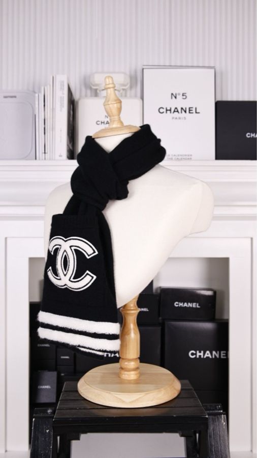 Chanel 权志龙同款黑白条纹cc山羊绒针织冷帽围巾套装-2
