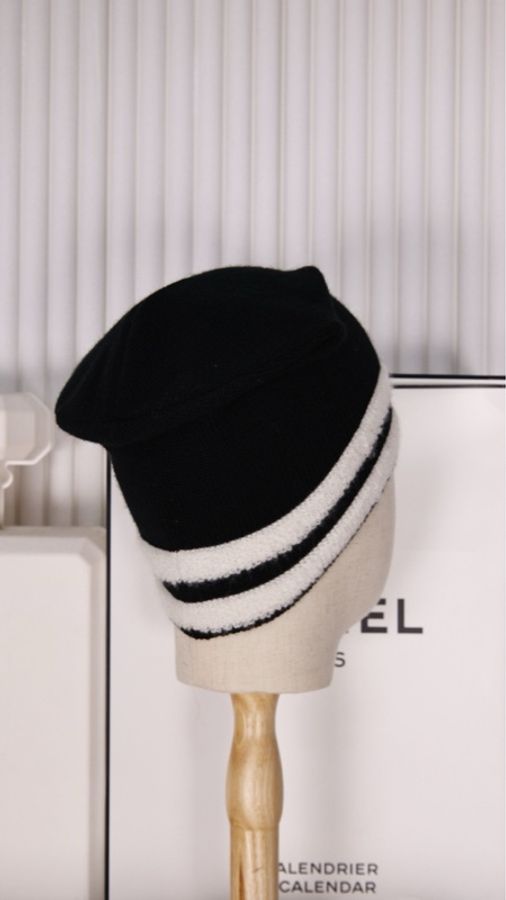 Chanel 权志龙同款黑白条纹cc山羊绒针织冷帽围巾套装-4