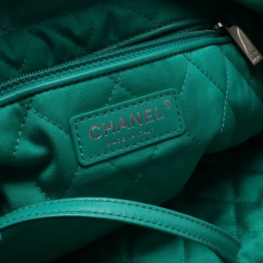 香奈兒 (CHANEL) Matelasse Chanel 22 小號鏈條肩背包 AS3260 皮革 綠色 二手 CC-3
