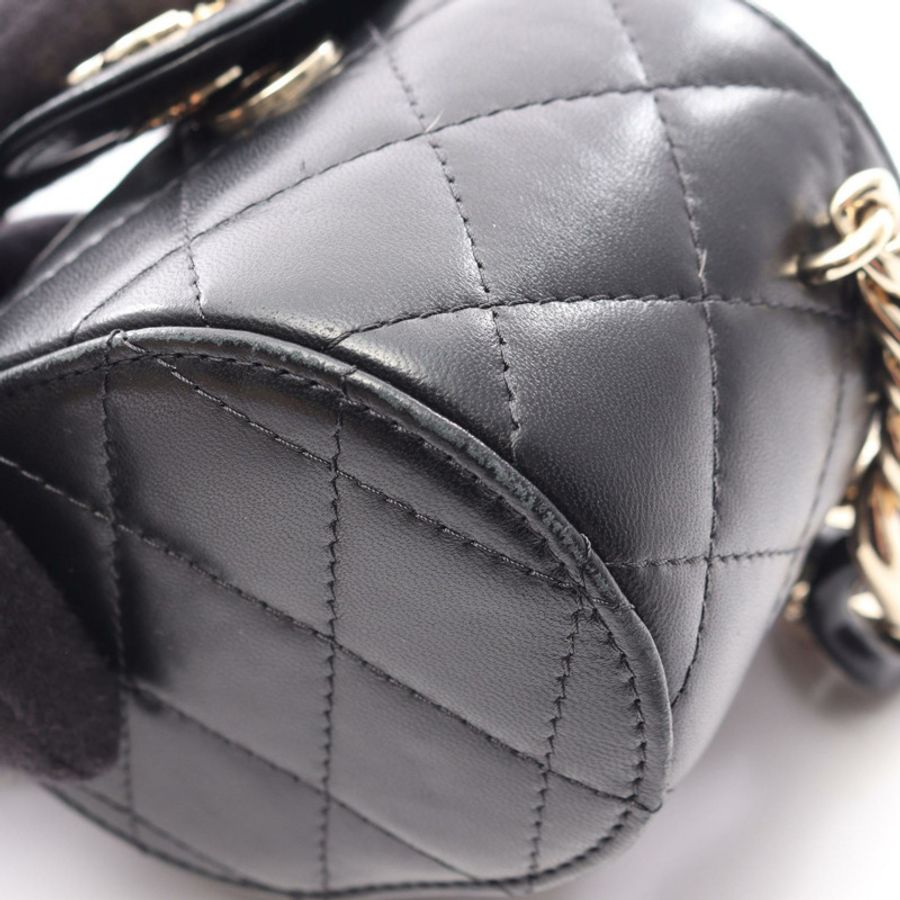 香奈兒 (CHANEL) Matelasse Mini Vanity 鏈條斜背包,羊皮材質,黑色,金色五金-10