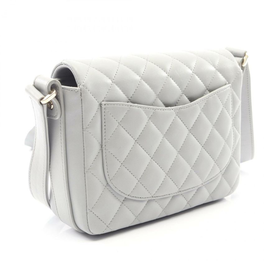 香奈兒 (CHANEL) 絎縫荷葉邊肩斜背包，羊皮材質，灰色，金色五金，二手 CC-1
