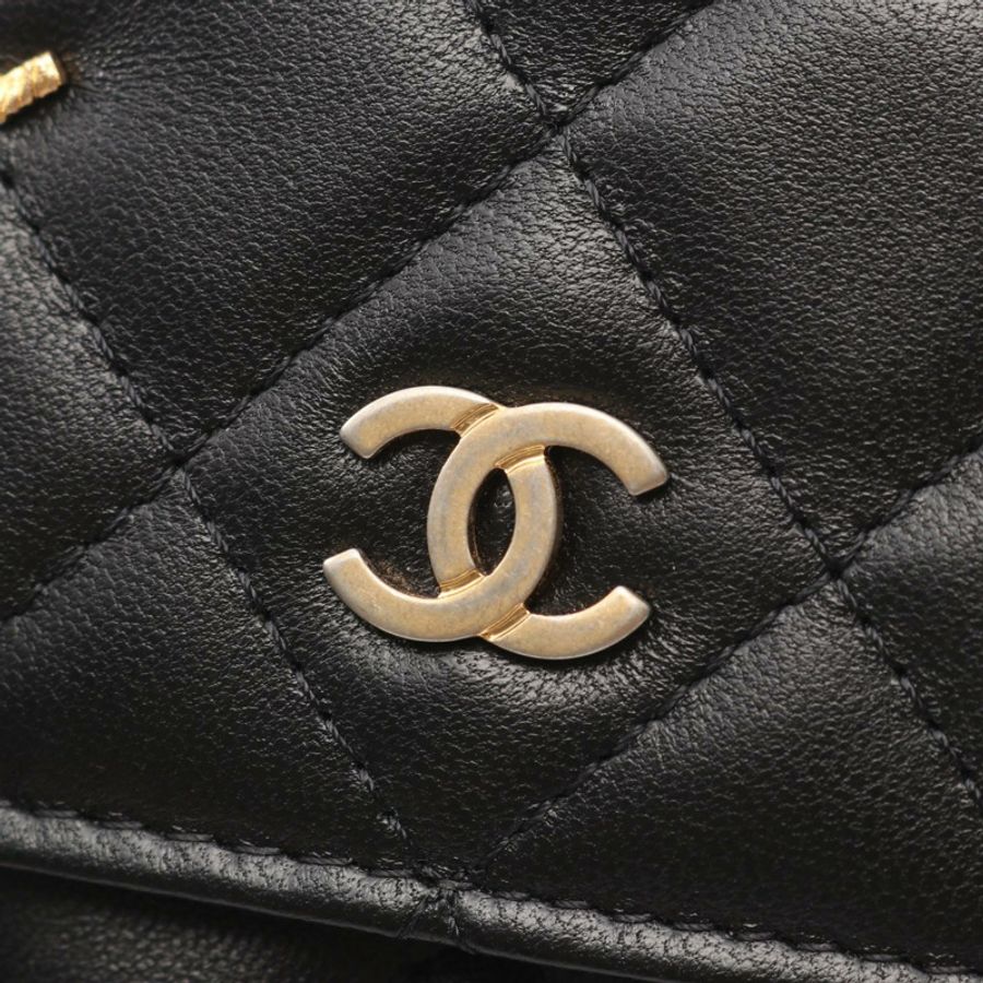 香奈兒 (CHANEL) 絎縫埃及風鏈條肩背斜背包，黑色皮革，金色五金，二手-6