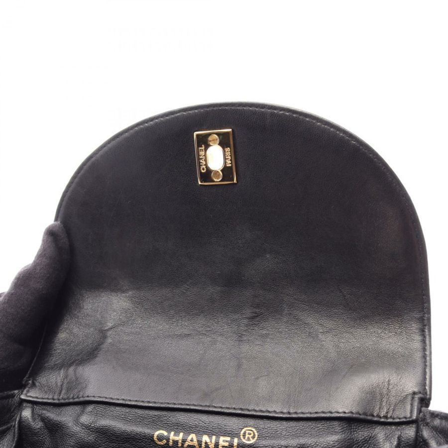 香奈兒 (CHANEL) 絎縫旋扣鏈條雙肩包/背包，羊皮材質，黑色，二手，女士款，金色五金配件-5