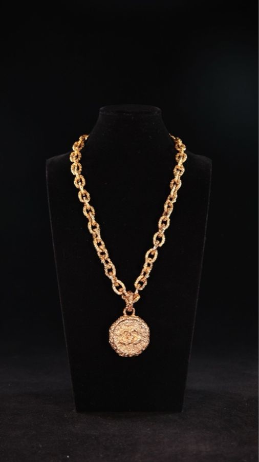 Chanel 03年素金八角镜雕花熔岩cc项链-2