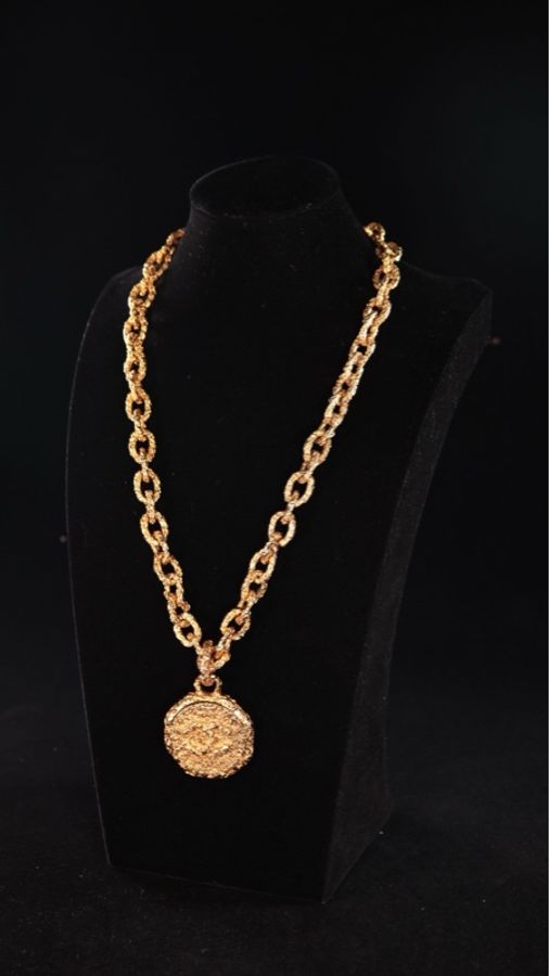 Chanel 03年素金八角镜雕花熔岩cc项链-3