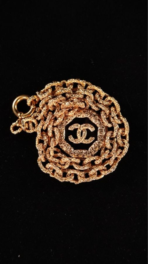 Chanel 03年素金八角镜雕花熔岩cc项链-22