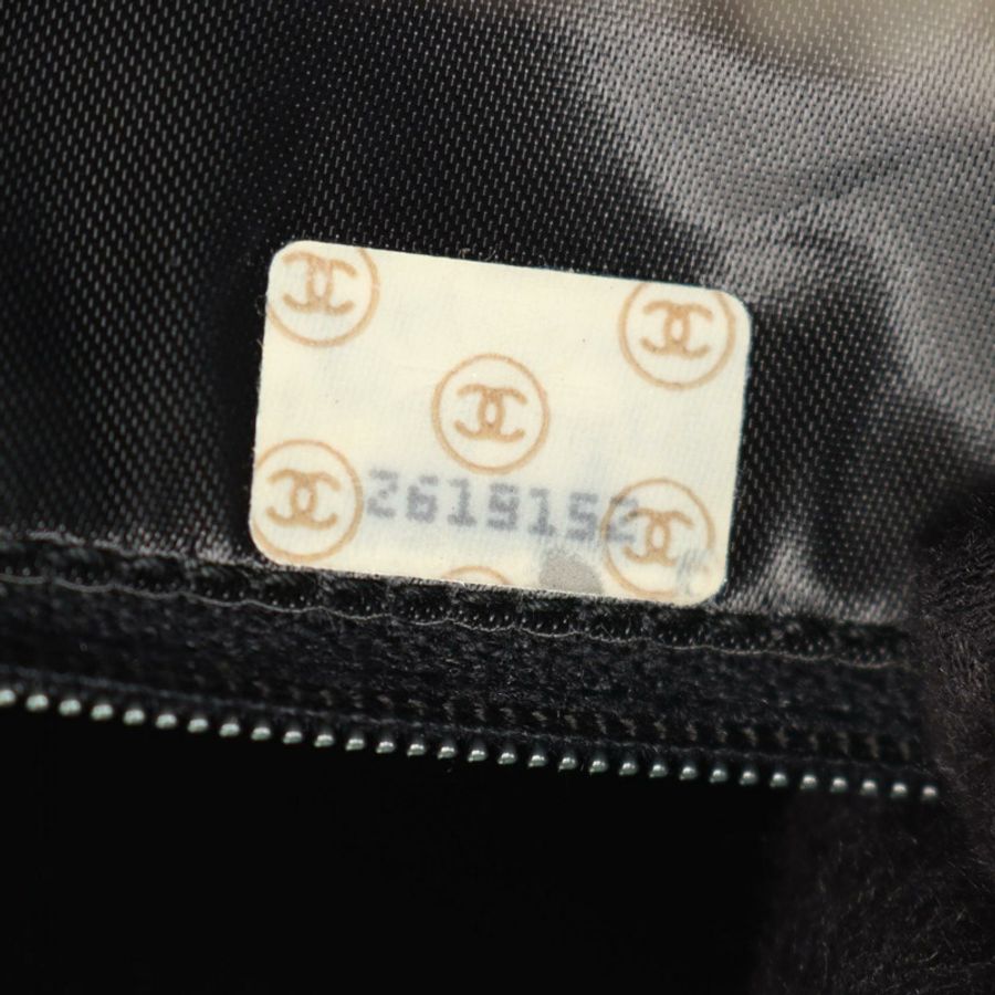 香奈兒 (CHANEL) 絎縫流蘇鏈條肩背包，羊皮材質，黑色，二手，金色五金配件，CC-4