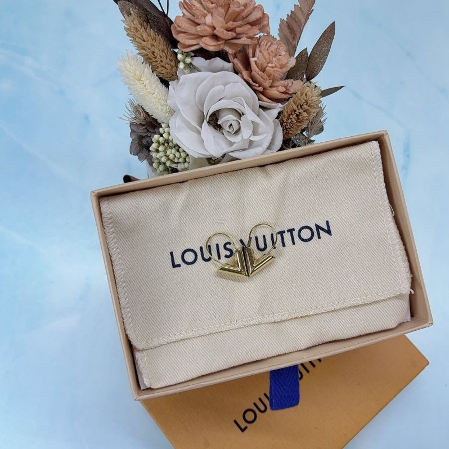 LV Essential V圈式金色耳環-0