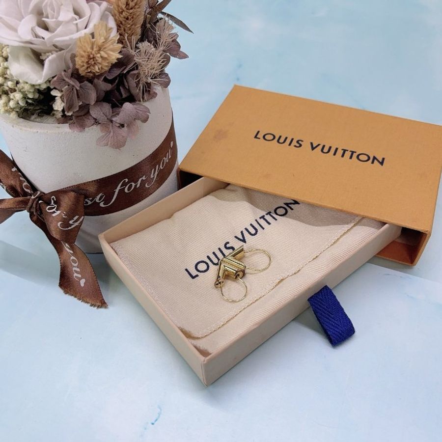 LV Essential V圈式金色耳環-2