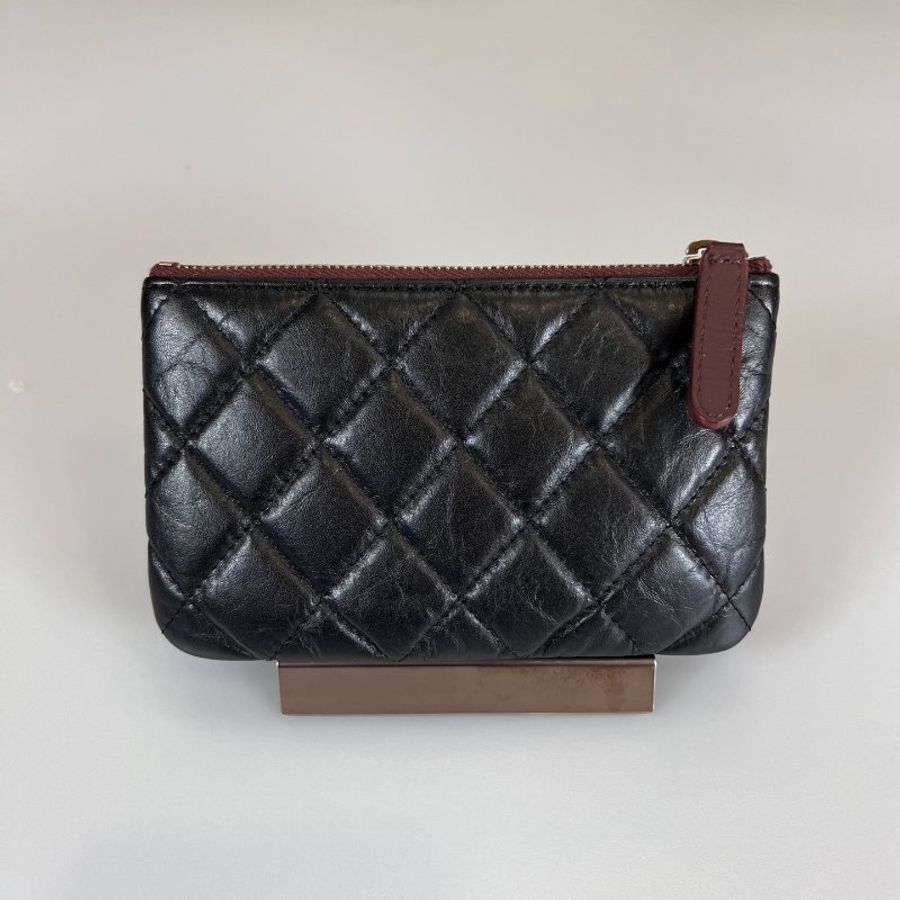CHANEL 2.55一字拉零錢包黑金保卡款25開-1