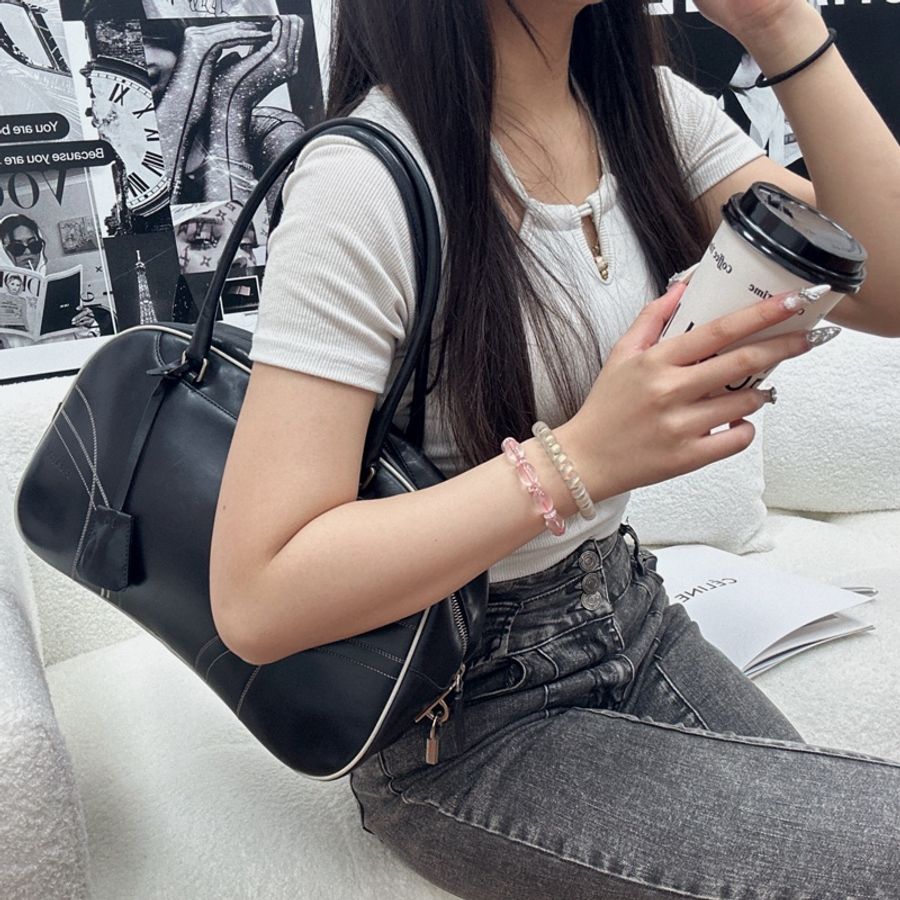 【赫蒂國際精品】Prada Bowling Bag 黑色皮革保齡球包 vintage 二手 中古-3