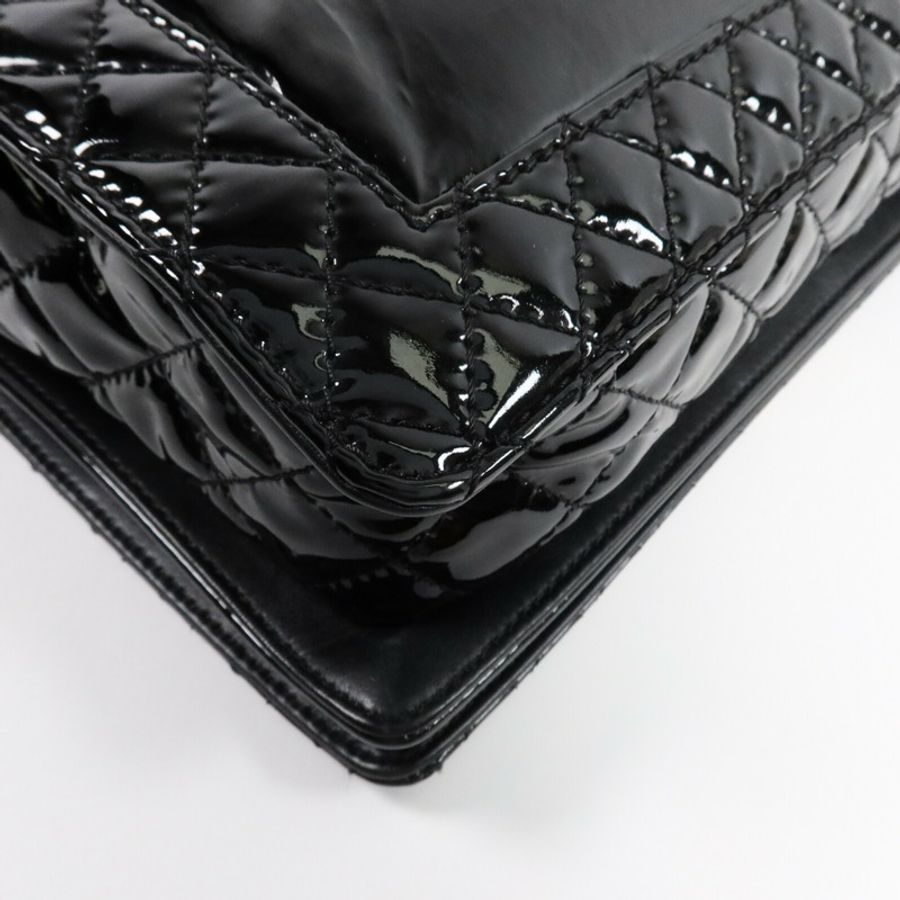 CHANEL 漆皮皮革Reverso Boy XL鏈帶手挽肩背兩用袋-12