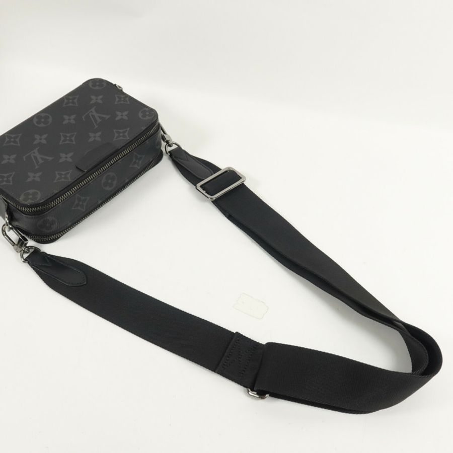 LOUIS VUITTON Monogram Eclipse Alpha肩背袋-9