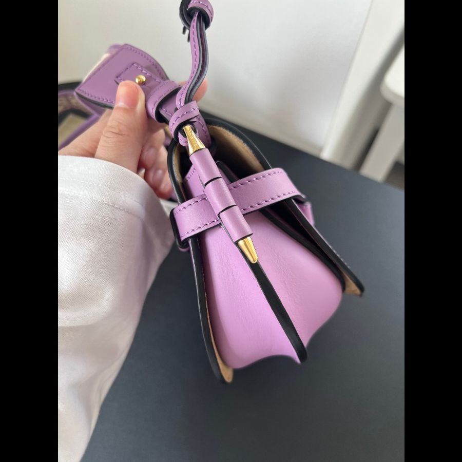 羅意威/LOEWE Gate,薰衣草紫,新款寬肩帶,公價:17500,尺寸:21*12.5*9.5cm。-2