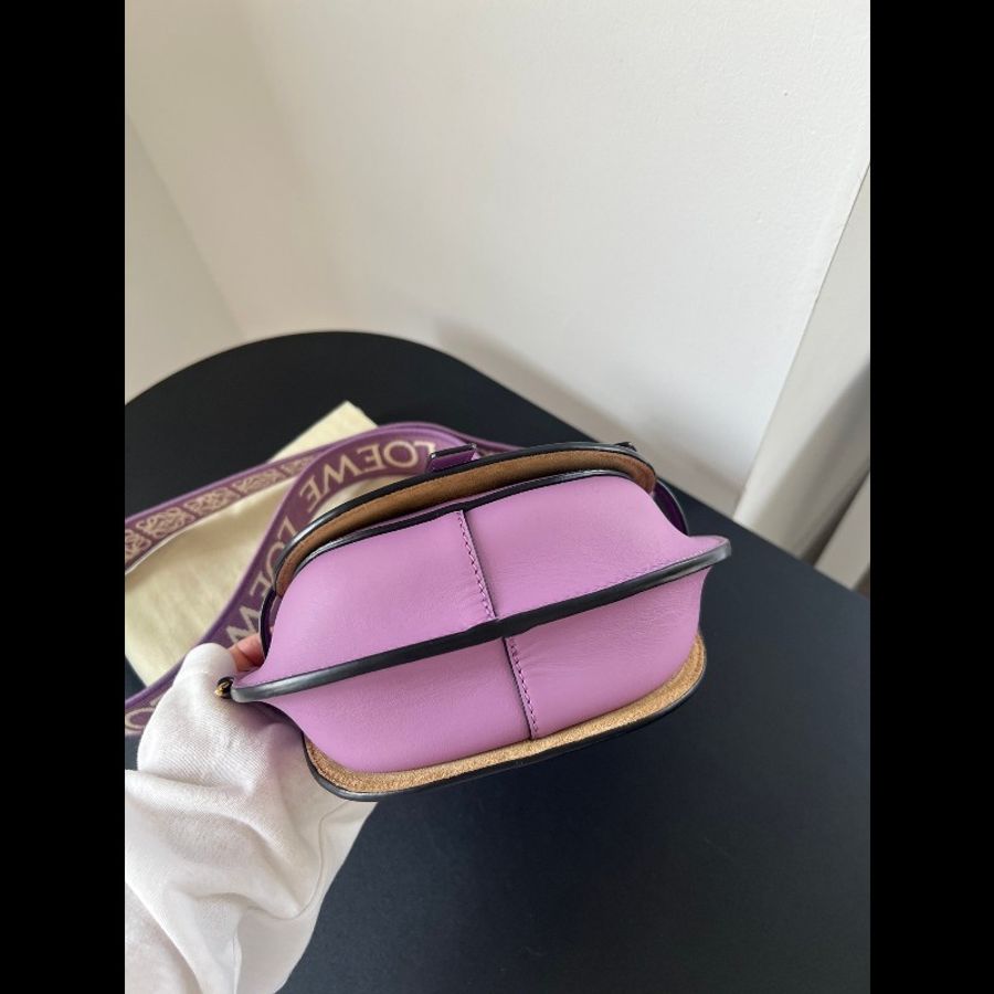 羅意威/LOEWE Gate,薰衣草紫,新款寬肩帶,公價:17500,尺寸:21*12.5*9.5cm。-4
