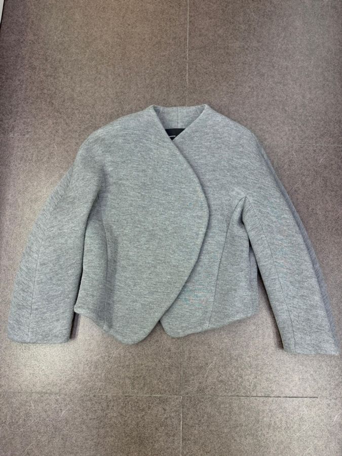 這是一件 Proenza Schouler 的 Cocoon 外套-0