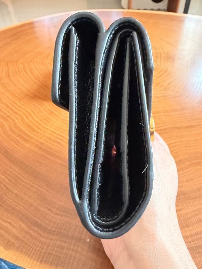 ✨ Chloé Horse Medal 黑色粒面牛皮三折短夾 ✨-3
