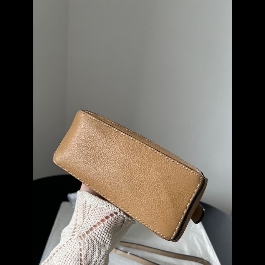 LOEWE羅意威mini puzzle,三拼色配色耐看-3