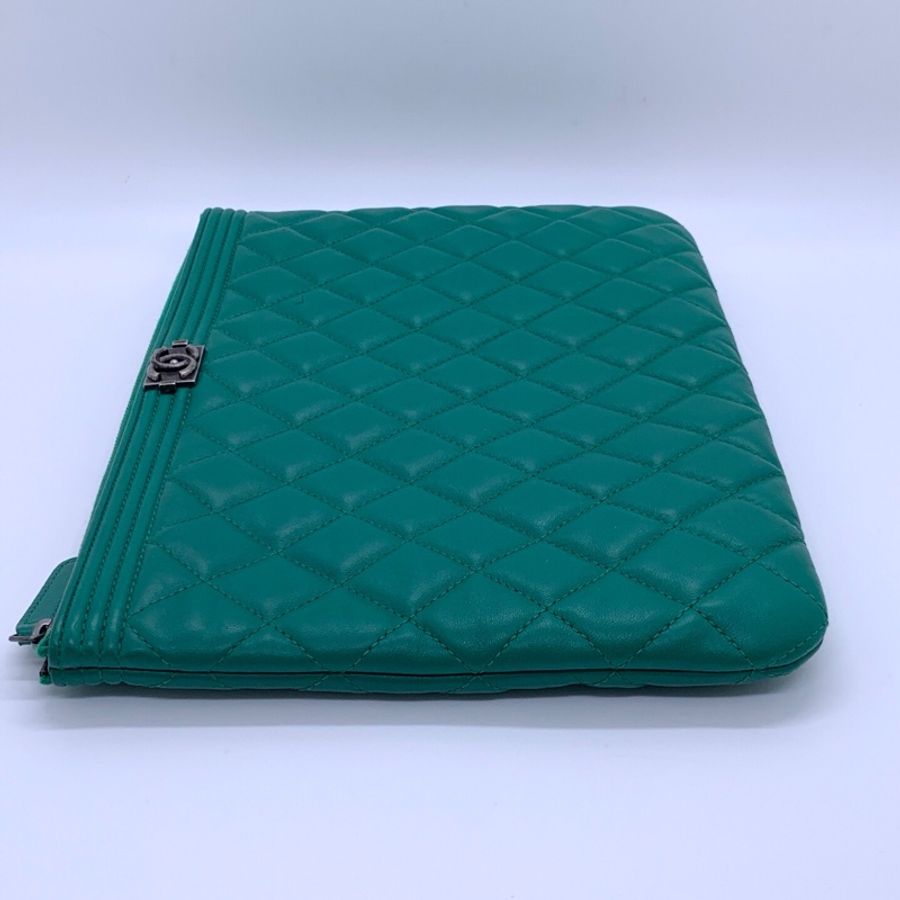 Chanel香奈兒綠色羊皮手包/手拿包,鐳射22開,經典菱格紋,尺寸27×20cm-2
