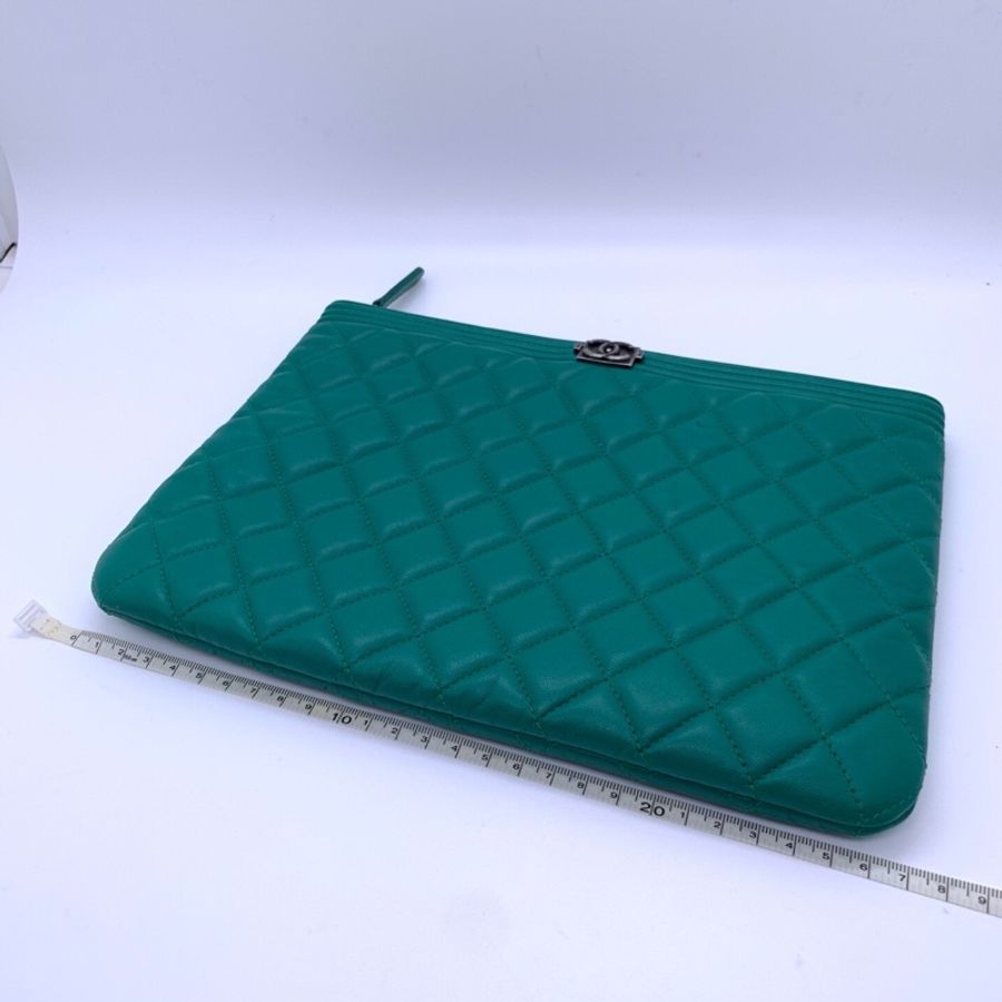 Chanel香奈兒綠色羊皮手包/手拿包,鐳射22開,經典菱格紋,尺寸27×20cm-4