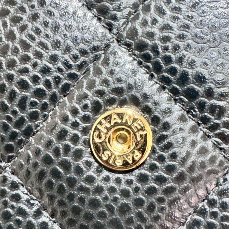 CHANEL 荔枝牛皮黑金翻蓋長夾-14