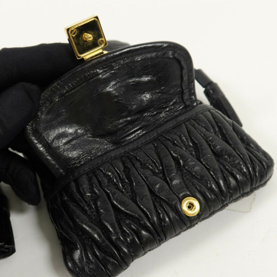 Miu Miu 羊皮皮革Mini Matelasse鏈帶肩背袋-7