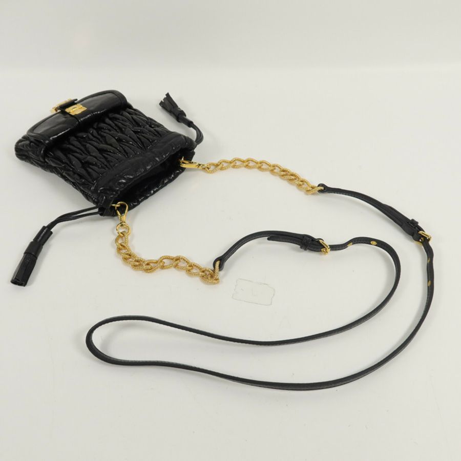 Miu Miu 羊皮皮革Mini Matelasse鏈帶肩背袋-10