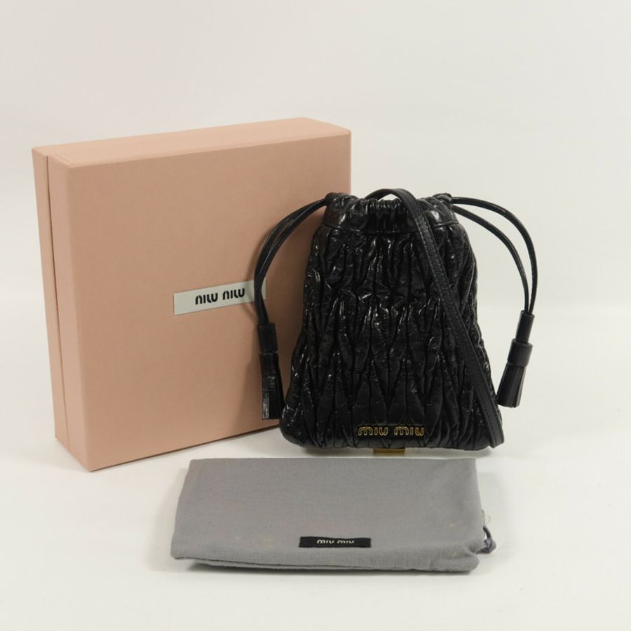 Miu Miu 羊皮皮革Mini Matelasse鏈帶肩背袋-15