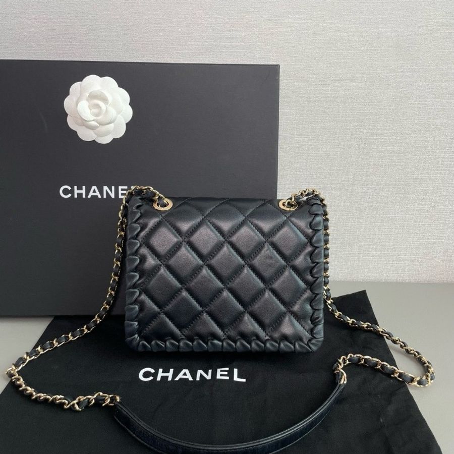 Chanel/香奈兒黑金菱格羊皮編織牛皮滾邊
金幣 豆腐包
98新✨️-1