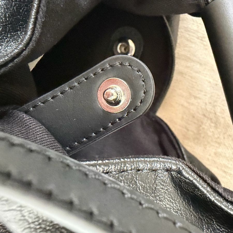 MM6 Maison Margiela 🌫️ Japanese bag 經典三角包 Crossbody 皮革紋-8