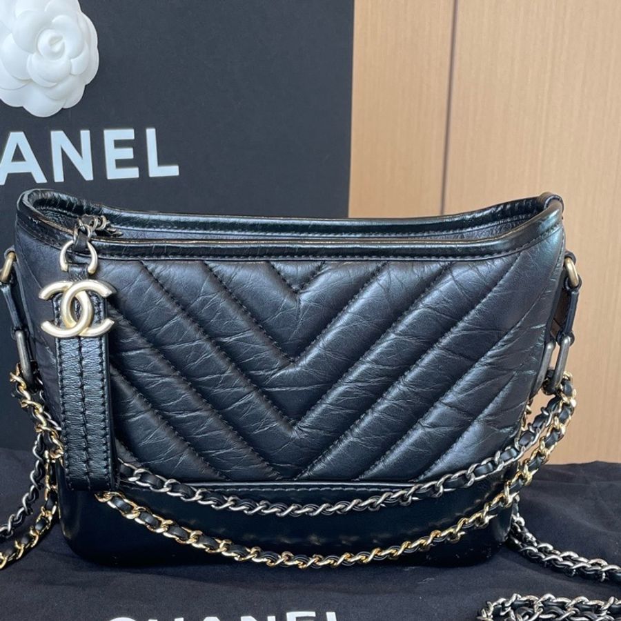 香奈兒/Chanel 黑金V紋流浪包小號-0