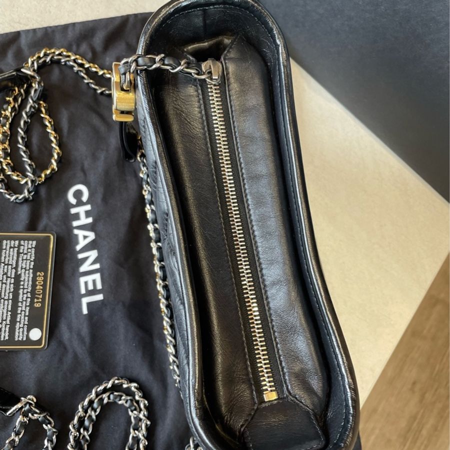 香奈兒/Chanel 黑金V紋流浪包小號-1