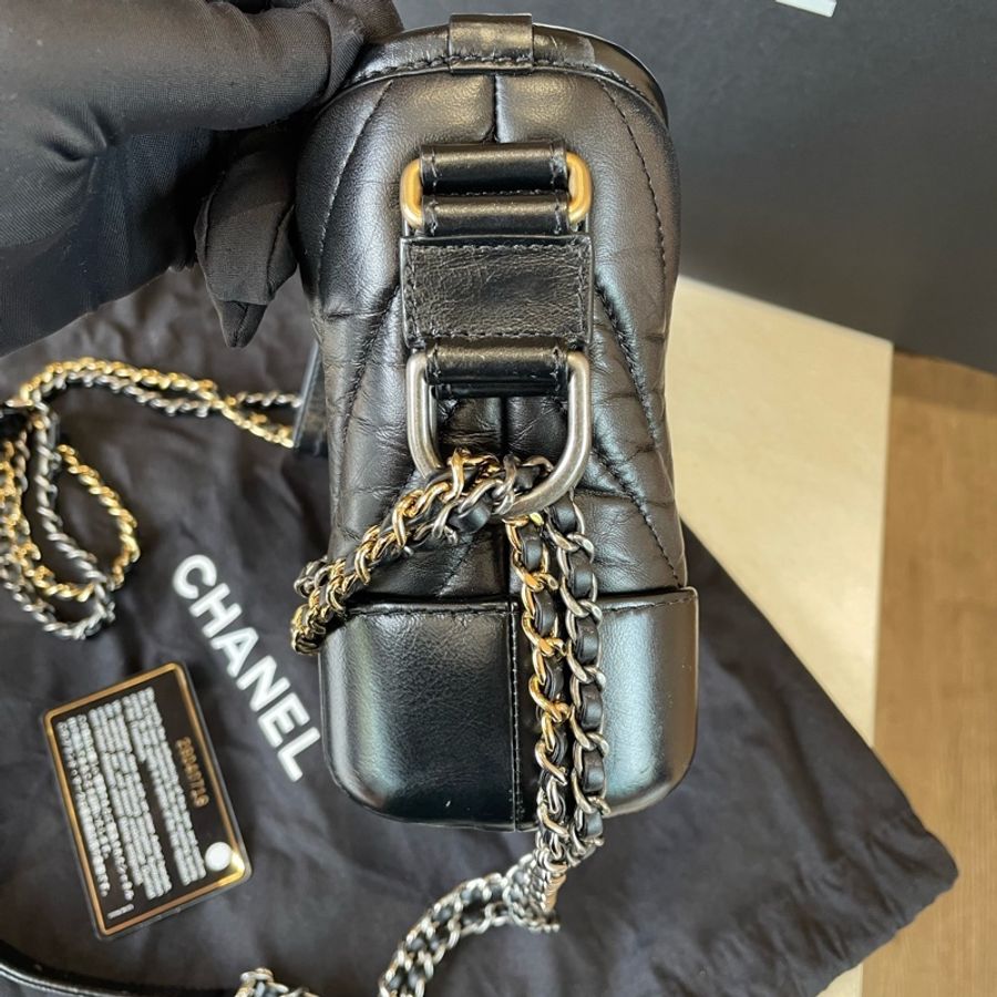 香奈兒/Chanel 黑金V紋流浪包小號-2