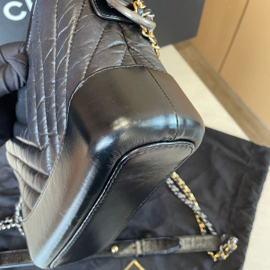 香奈兒/Chanel 黑金V紋流浪包小號-7