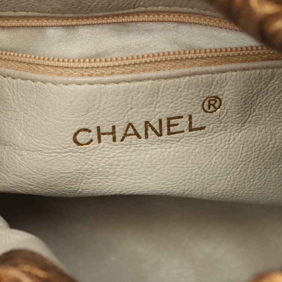 香奈兒 (CHANEL) 絎縫抽繩鏈條斜挎單肩包,皮革材質,金色五金配件,二手-3