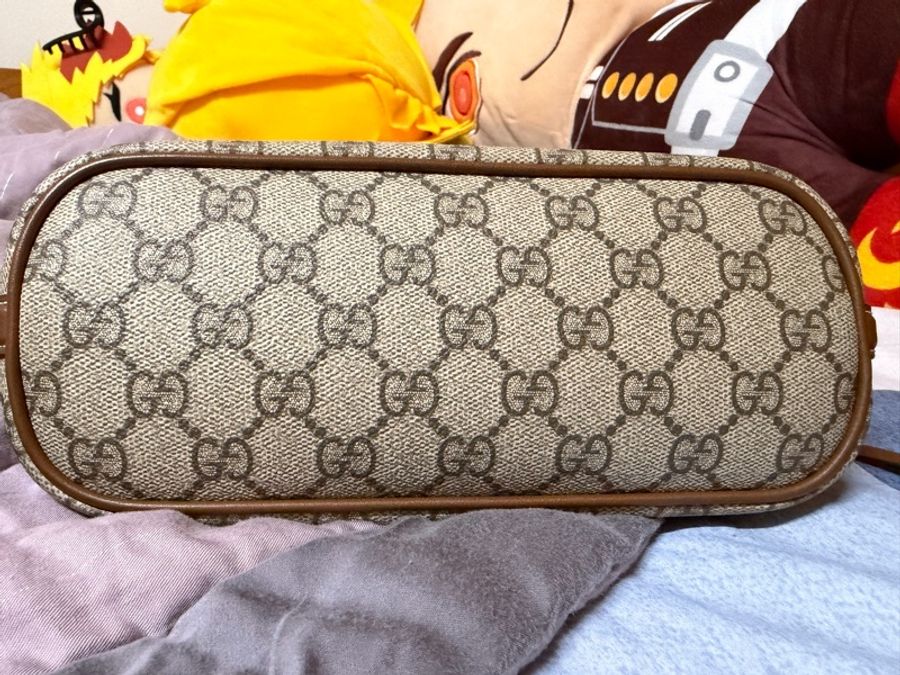 GUCCI GG Emblem系列小號單肩背包-7