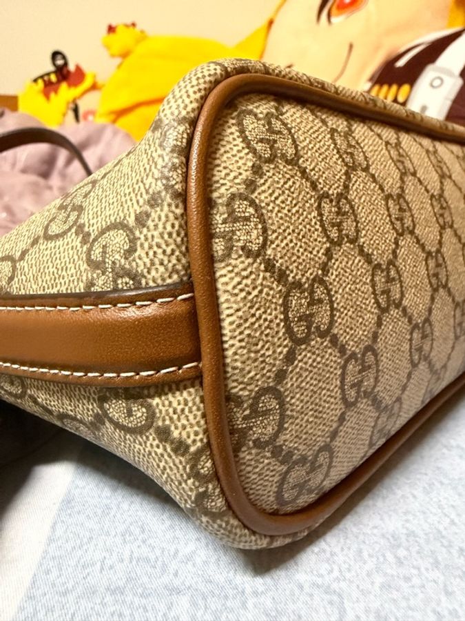 GUCCI GG Emblem系列小號單肩背包-8