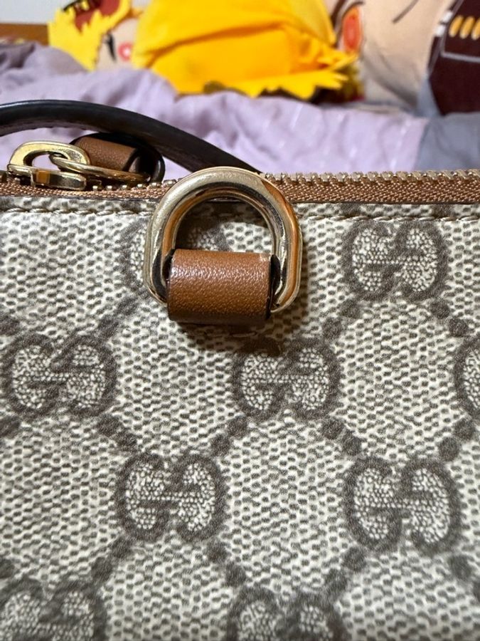 GUCCI GG Emblem系列小號單肩背包-30