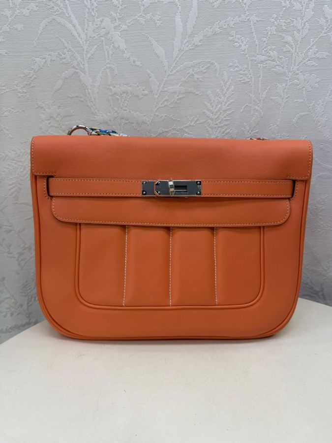這款是愛馬仕 Hermès Berlinne Mini Clevet 肩背包-2