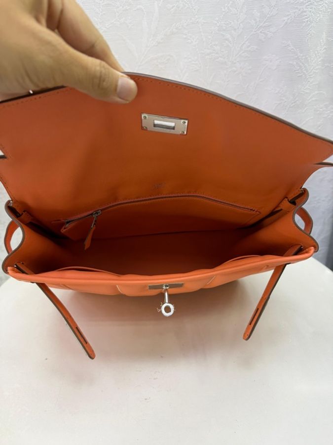 這款是愛馬仕 Hermès Berlinne Mini Clevet 肩背包-10