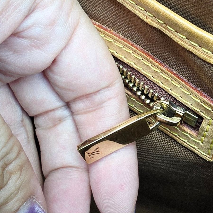 LOUIS VUITTON LV 小款 薇薇安 全包原廠無換零件 加贈精美長背帶提供斜背-47